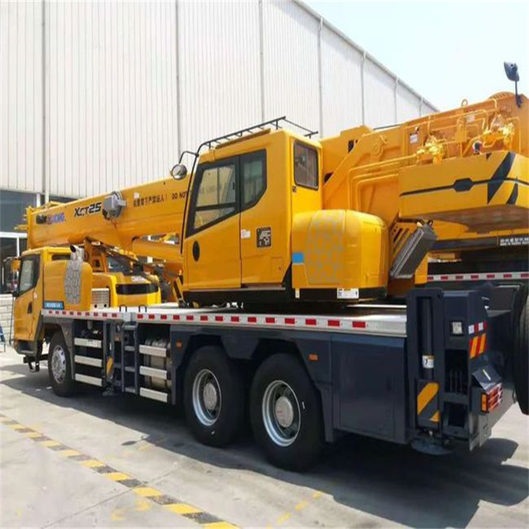 德格离这最近出租吊车电话